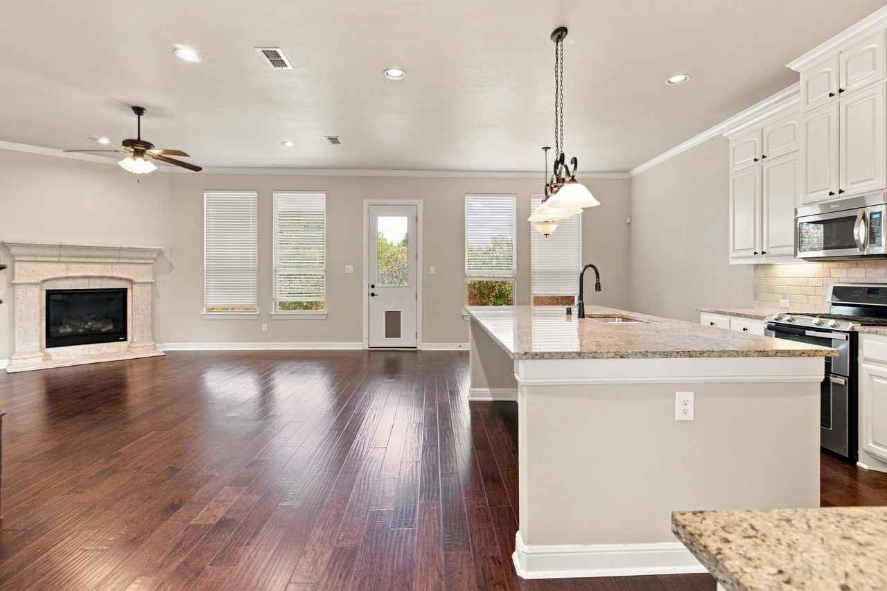 1819 Park Highland Way - Photo 7 of 38