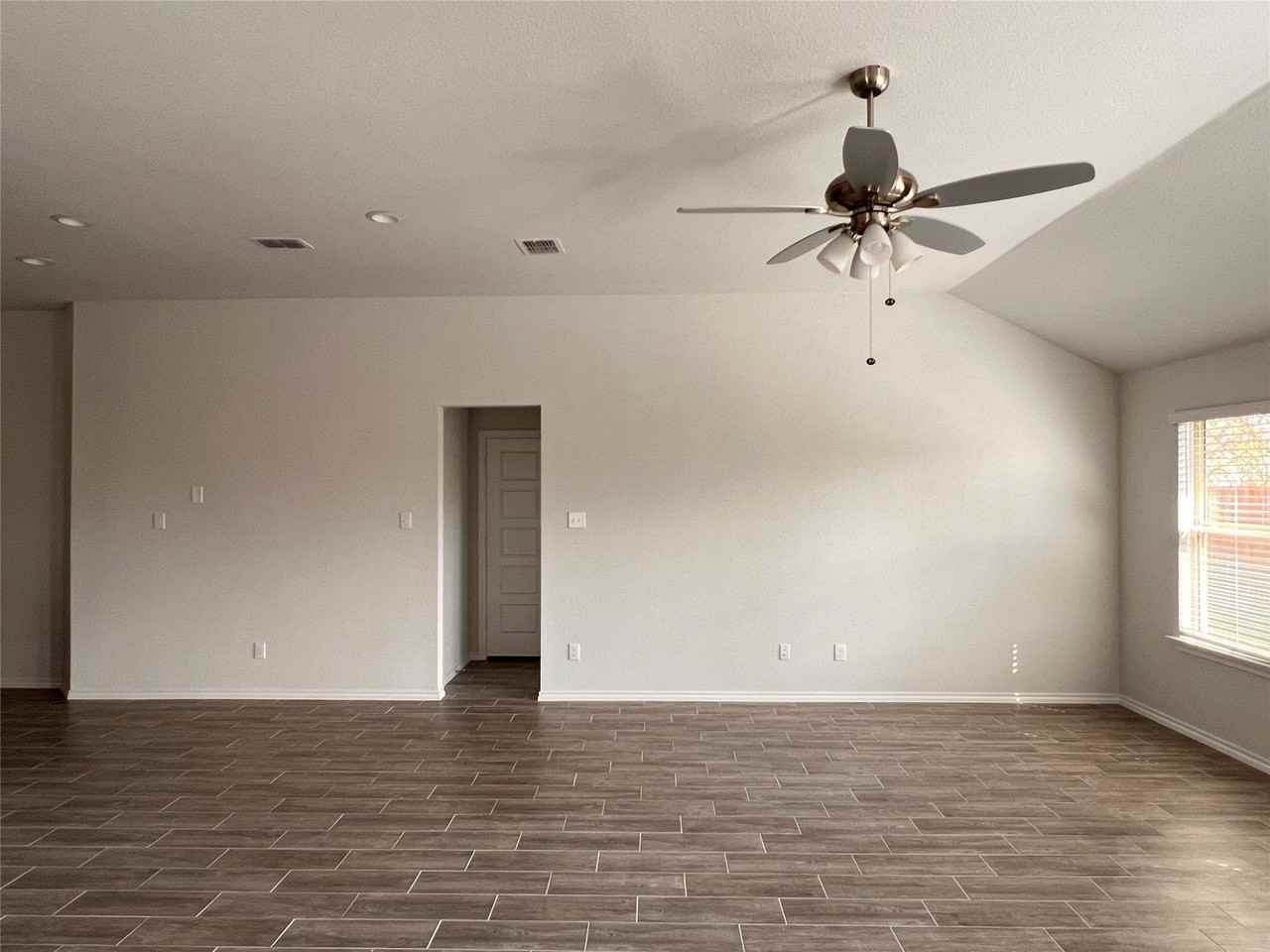 5744 Brookville Dr - Photo 6 of 31