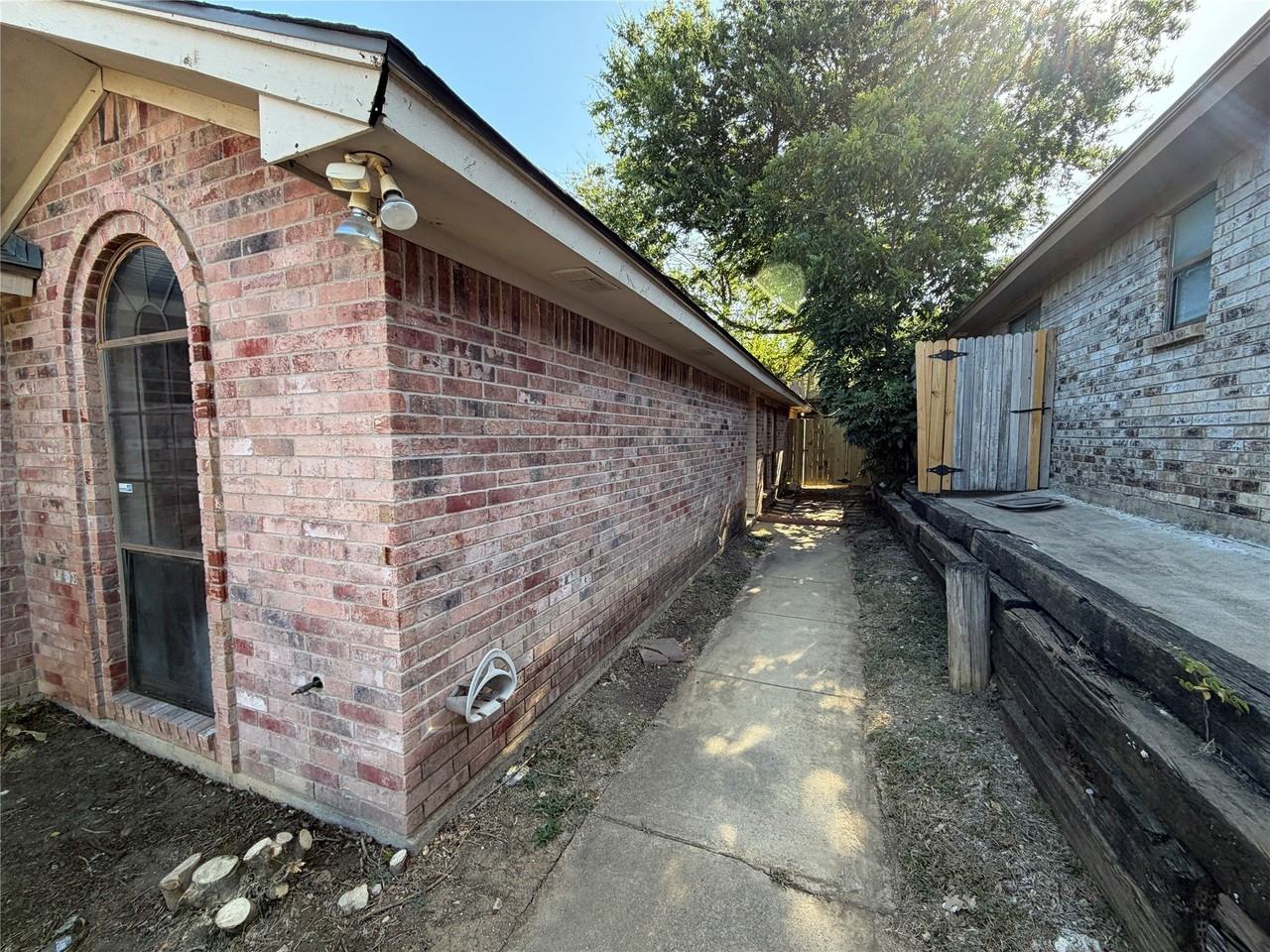 6259 Canyon Cir - Photo 2 of 15
