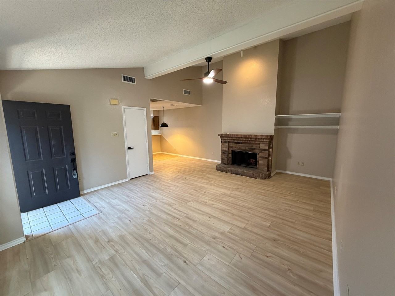 6259 Canyon Cir - Photo 4 of 15