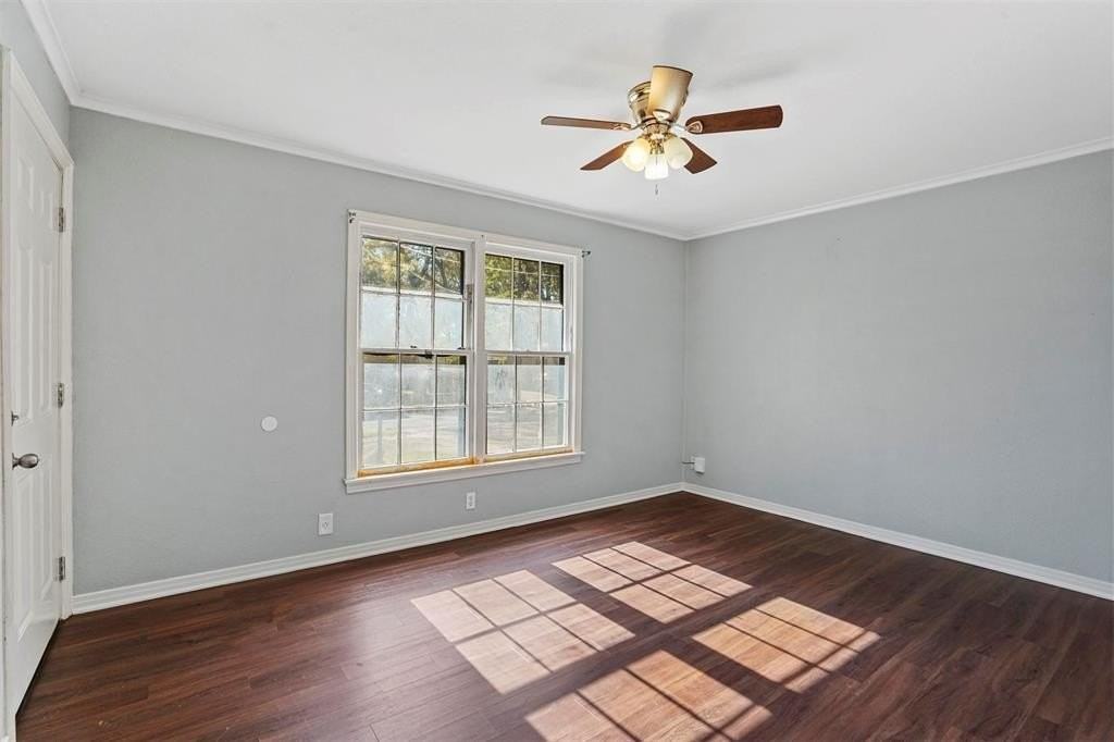210 W Willingham St #B - Photo 4 of 14
