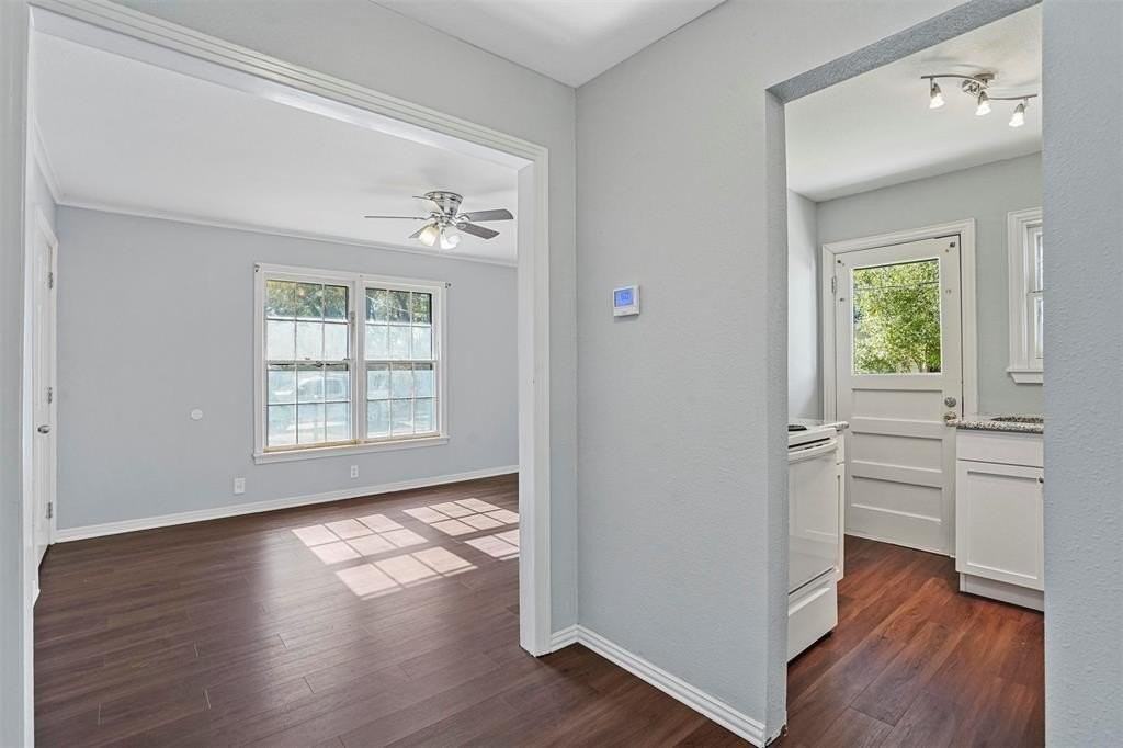 210 W Willingham St #B - Photo 6 of 14
