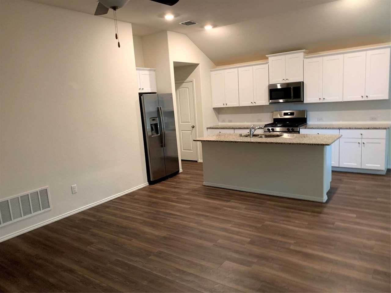 2444 Larimar Dr - Photo 6 of 28