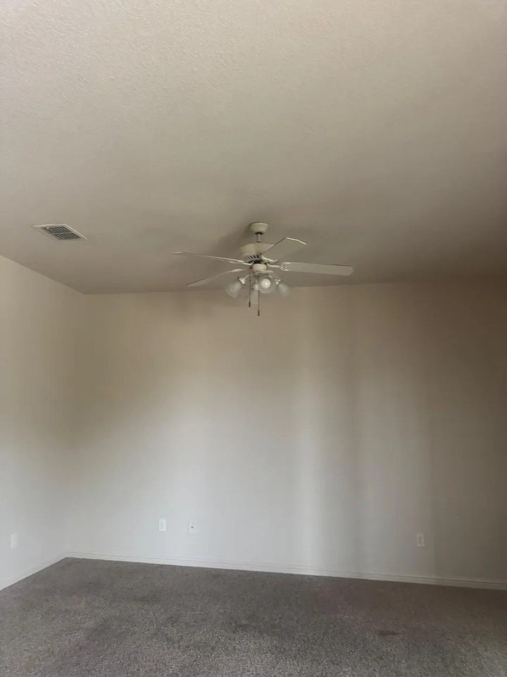 2208 Breezy Dr #2214 - Photo 3 of 8