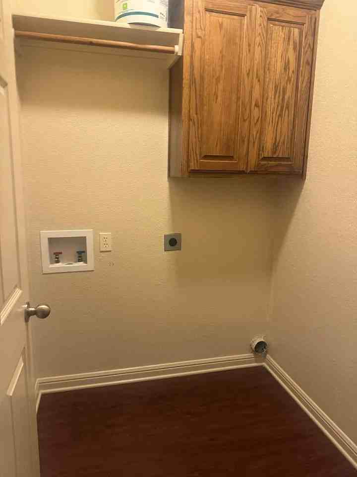 2208 Breezy Dr #2214 - Photo 7 of 8