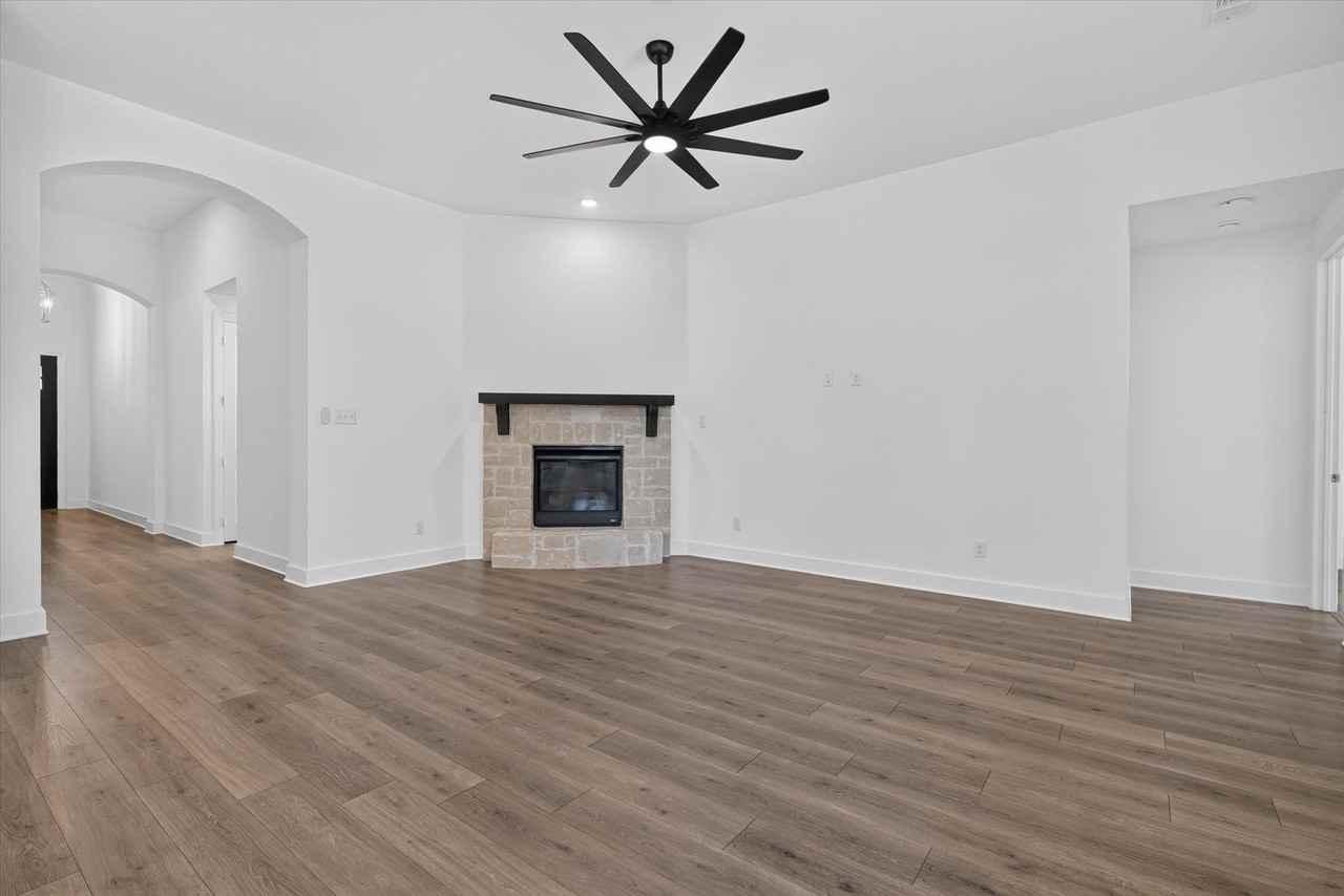 4317 Sanctuary Dr - Photo 4 of 32