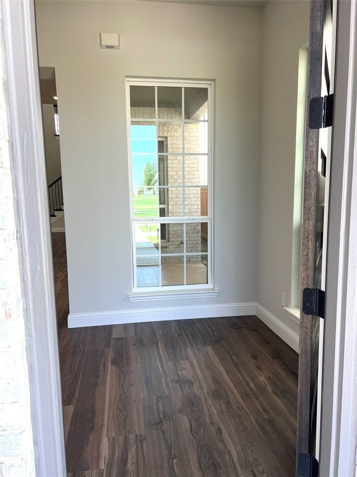 3579 Honeycutt Dr - Photo 2 of 32