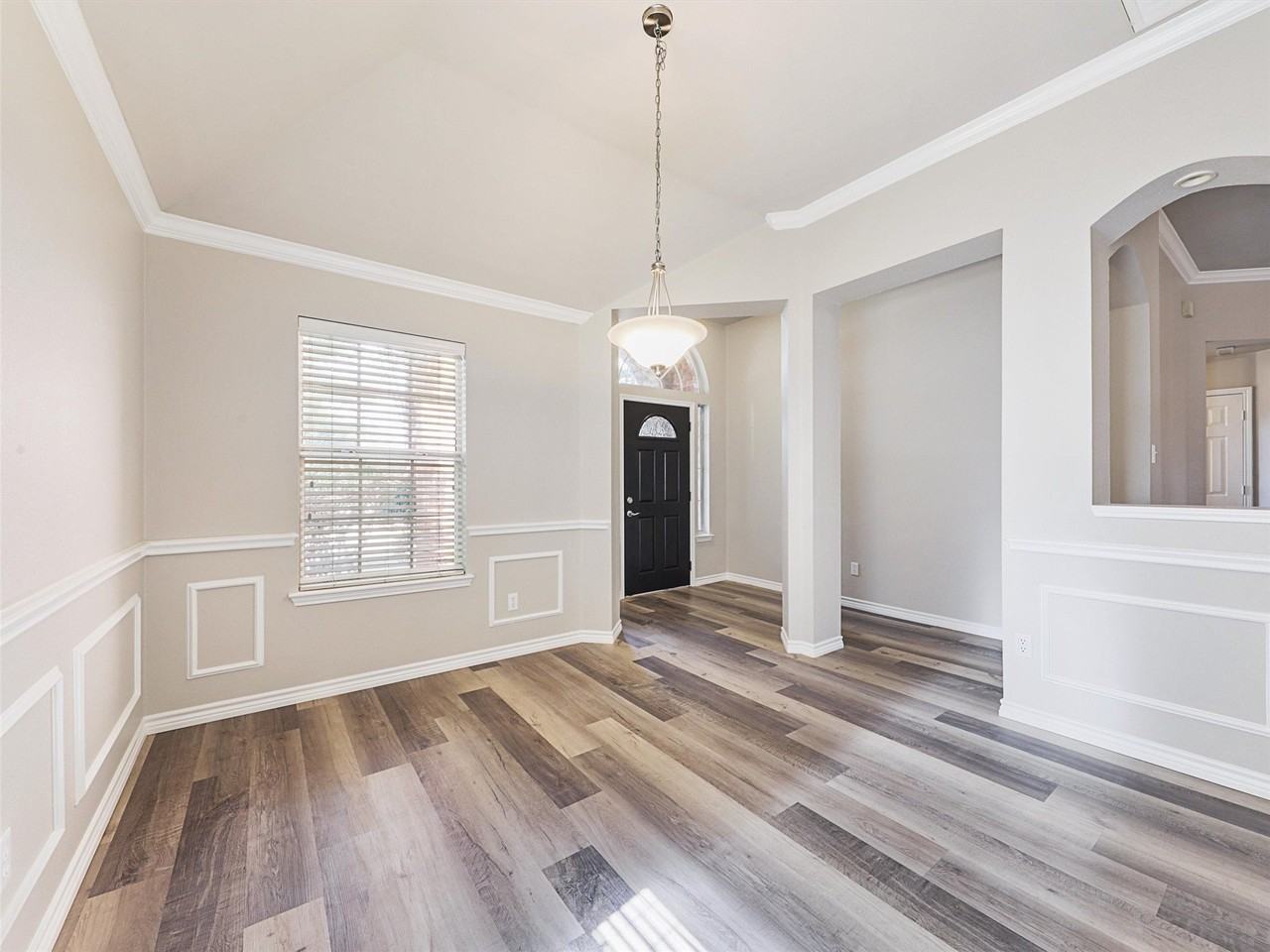 2709 Vail Dr - Photo 4 of 25