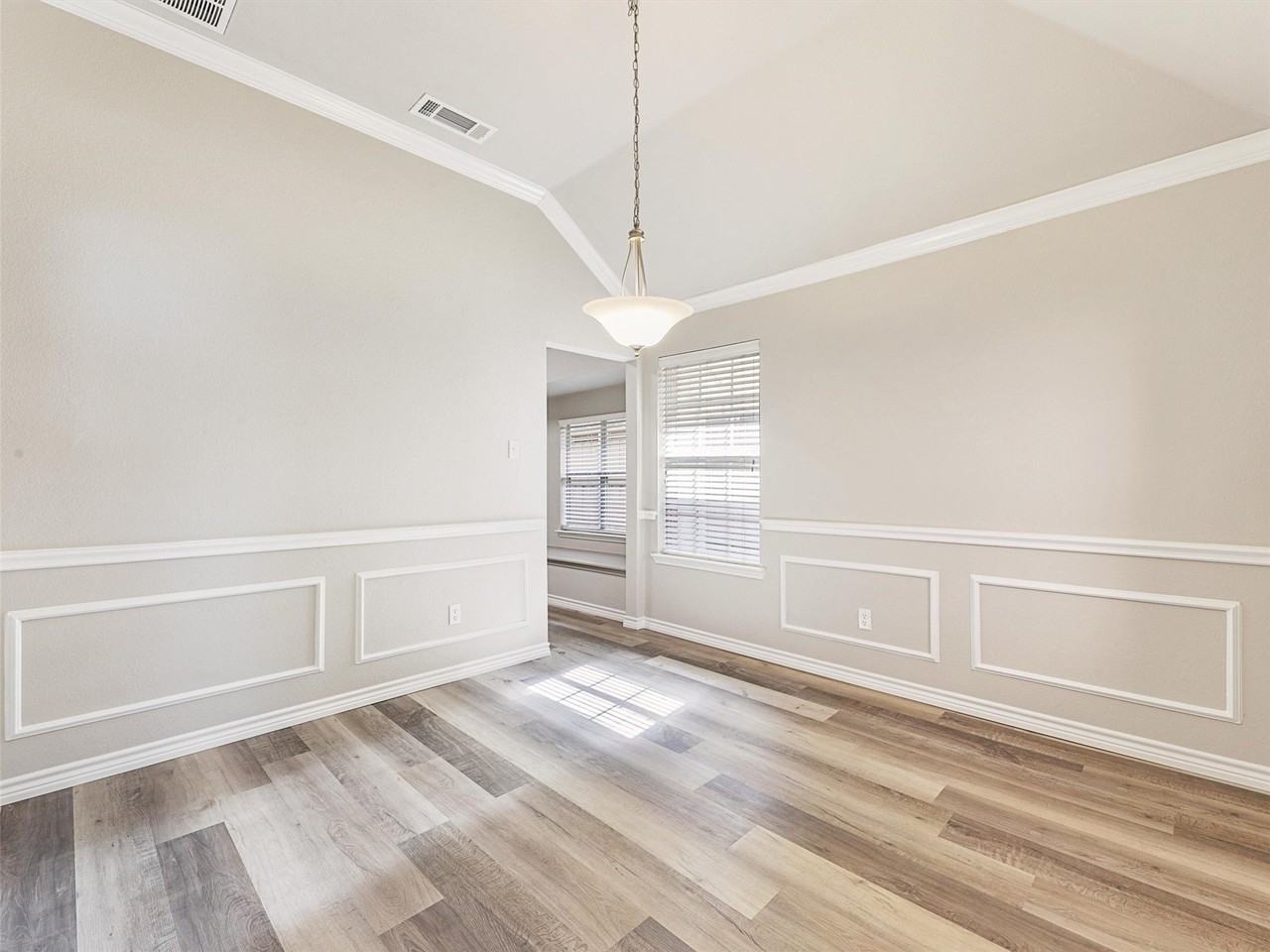 2709 Vail Dr - Photo 5 of 25