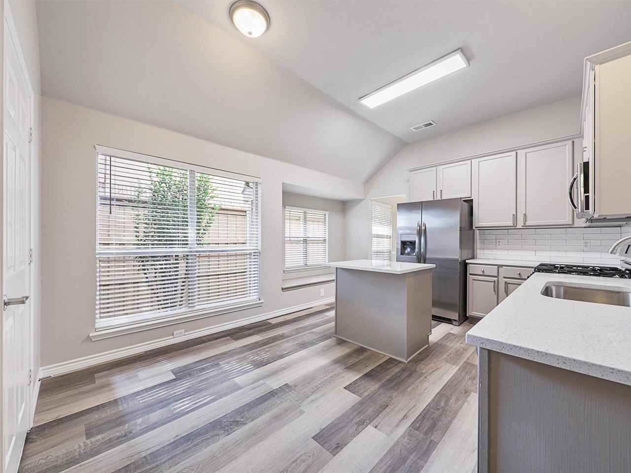 2709 Vail Dr - Photo 6 of 25