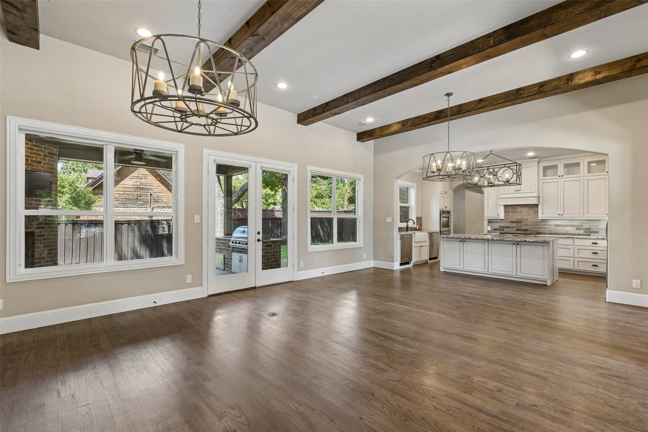 2737 Farmers Branch Ln - Photo 5 of 38