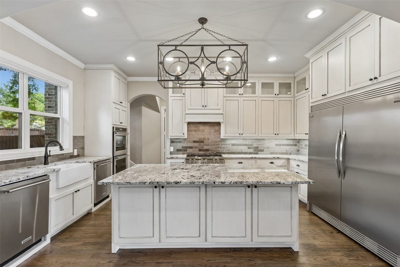2737 Farmers Branch Ln - Photo 6 of 38