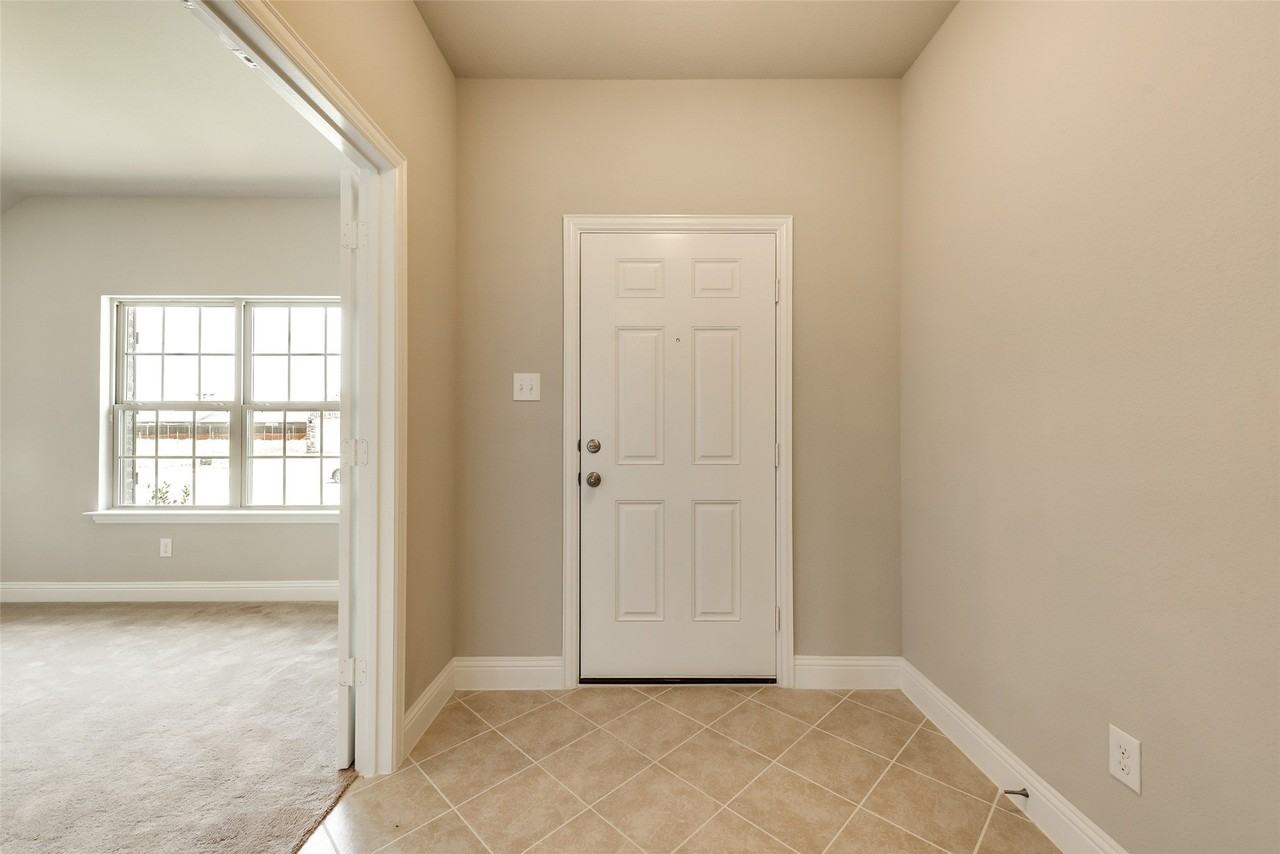 800 Bird Creek Dr - Photo 5 of 28