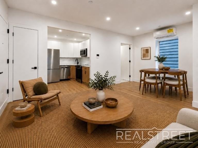 1260 Prospect Pl #1A - Photo 3 of 12