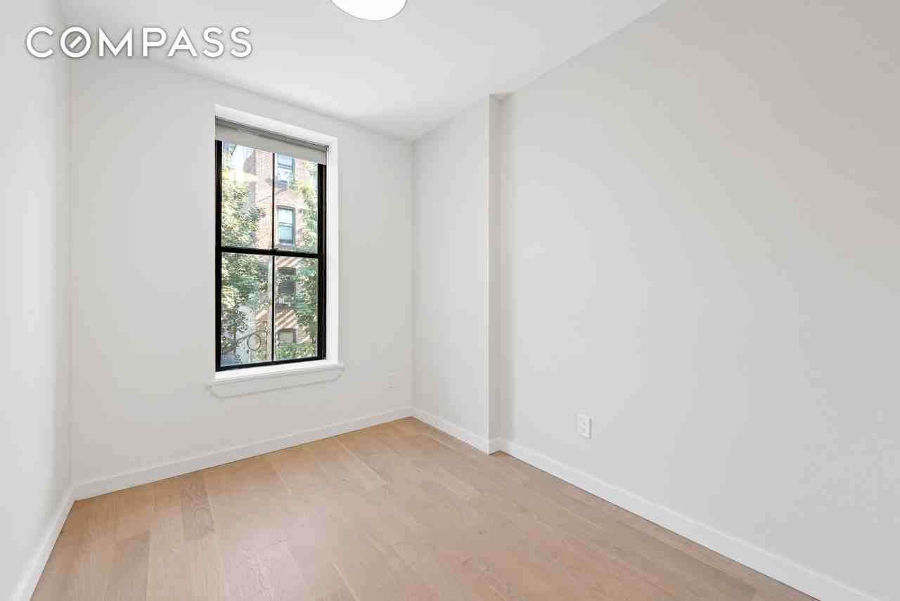 151 16th St #2 - Photo 4 of 7