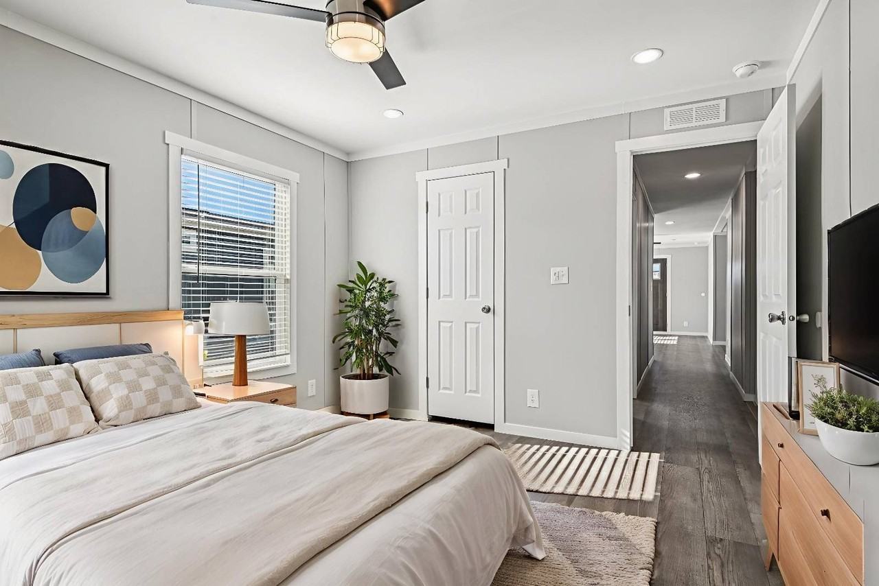 1631 American Dr - Photo 4 of 12