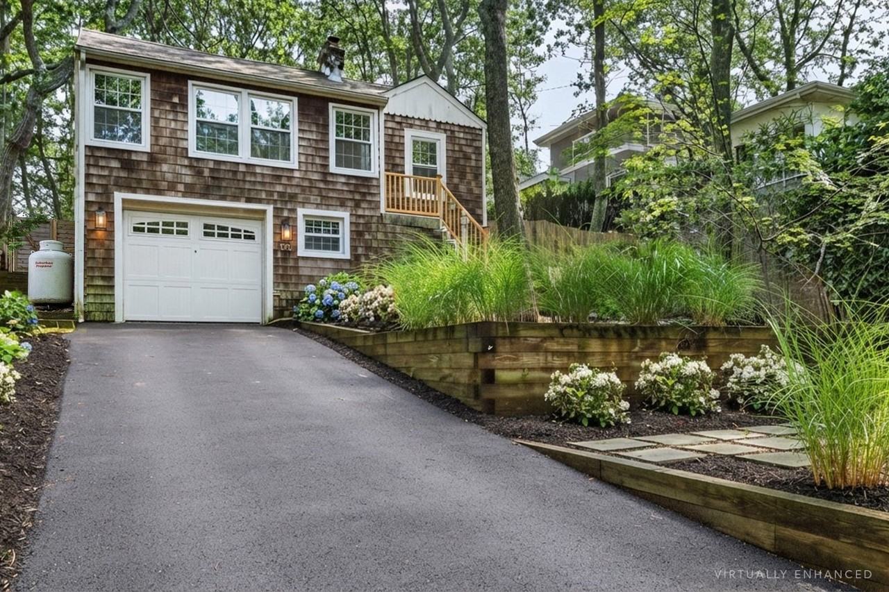 10 Spring Ln - Photo 2 of 11