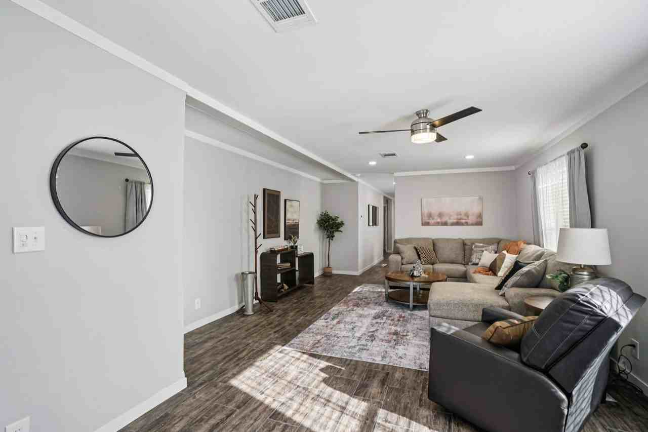 1621 American Dr - Photo 4 of 24