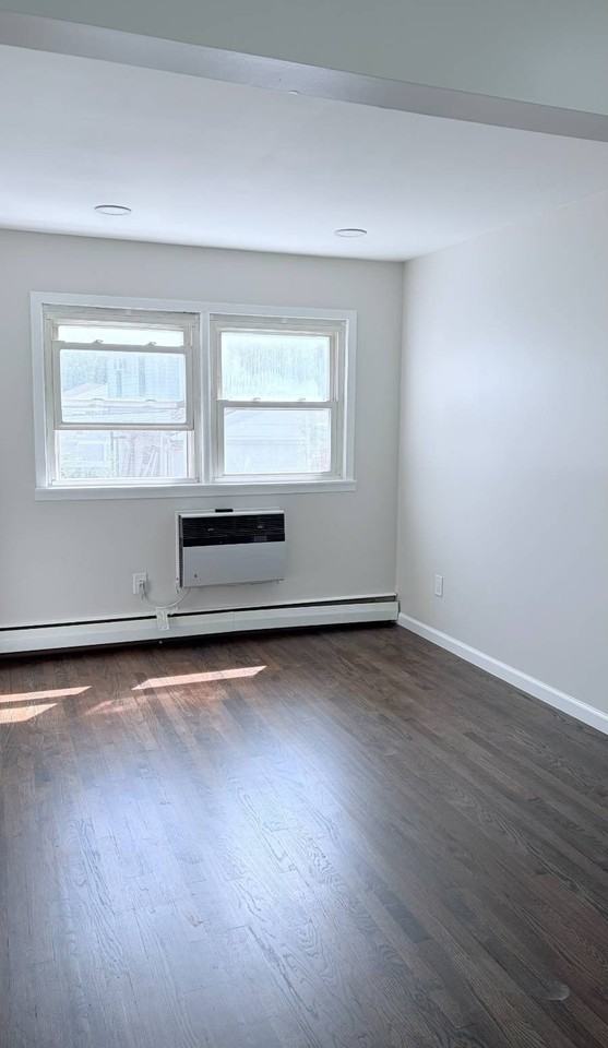 158 Burns Ave - Photo 2 of 8