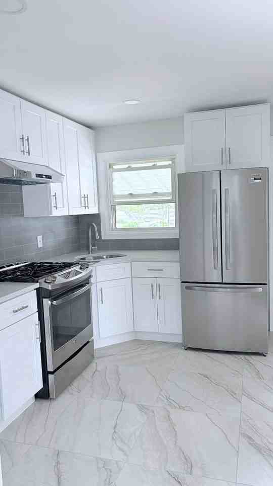 158 Burns Ave - Photo 4 of 8