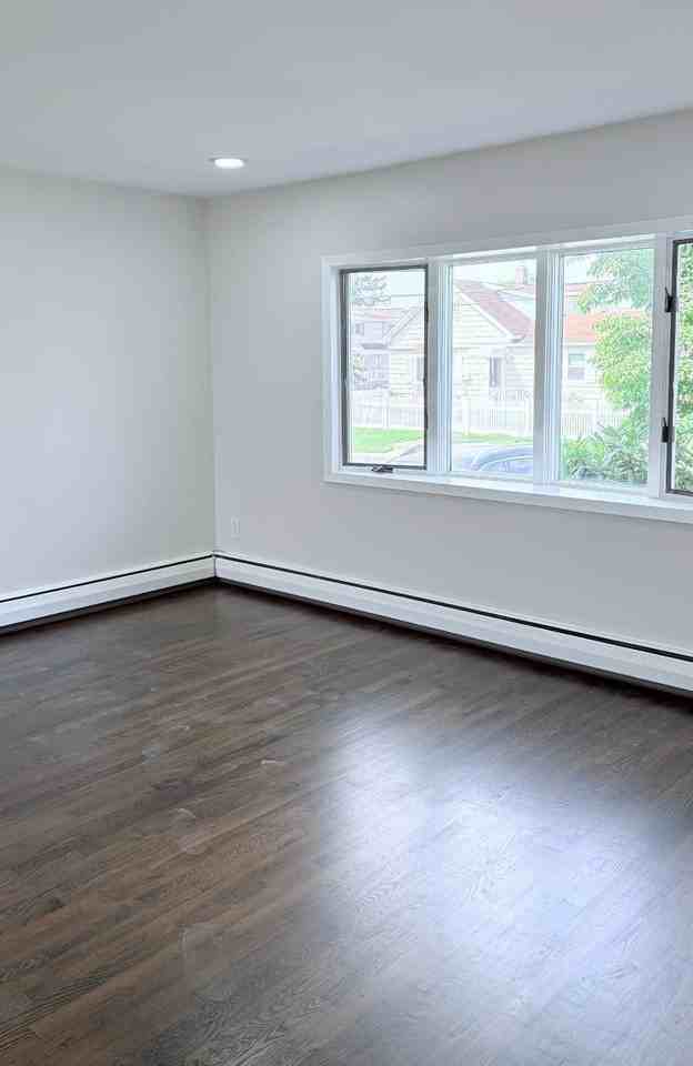 158 Burns Ave - Photo 5 of 8