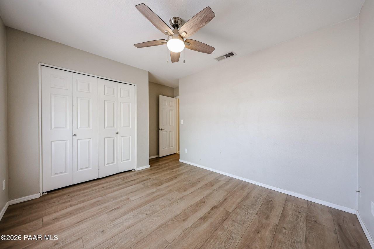 6320 W Paradise Ln - Photo 6 of 31
