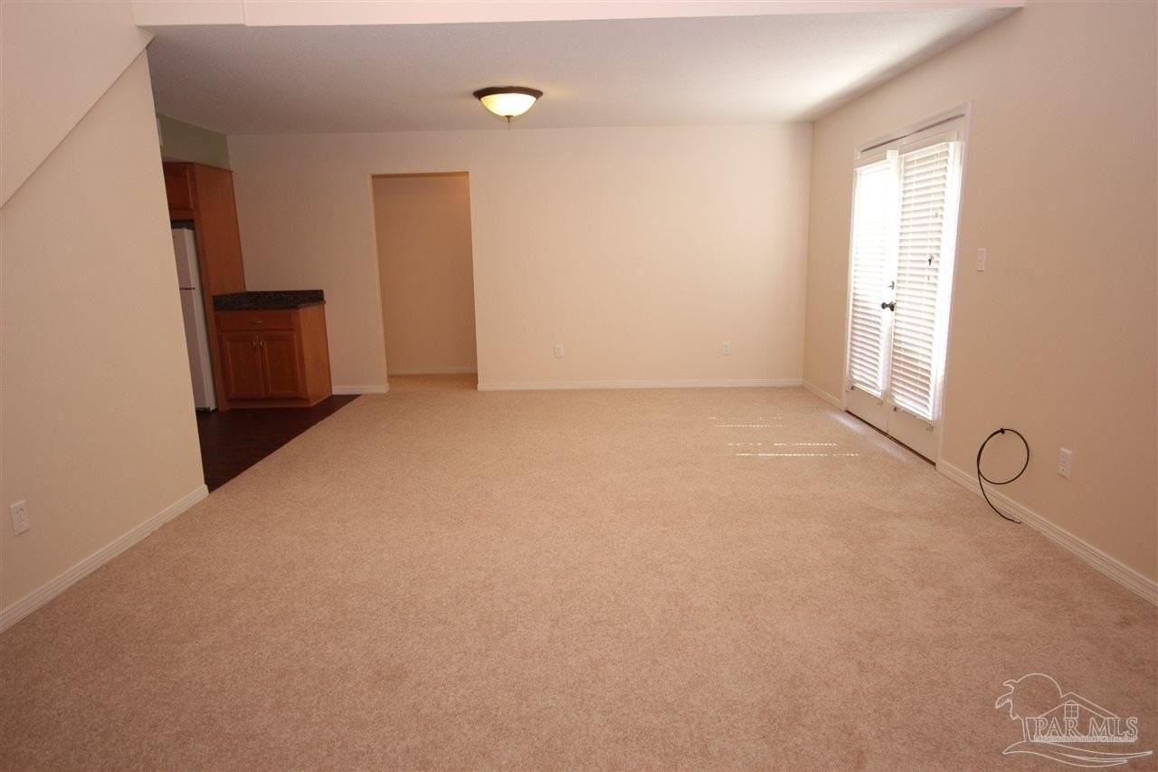 3528 Parkwood Ave - Photo 3 of 15