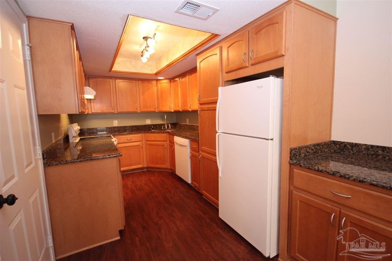 3528 Parkwood Ave - Photo 4 of 15