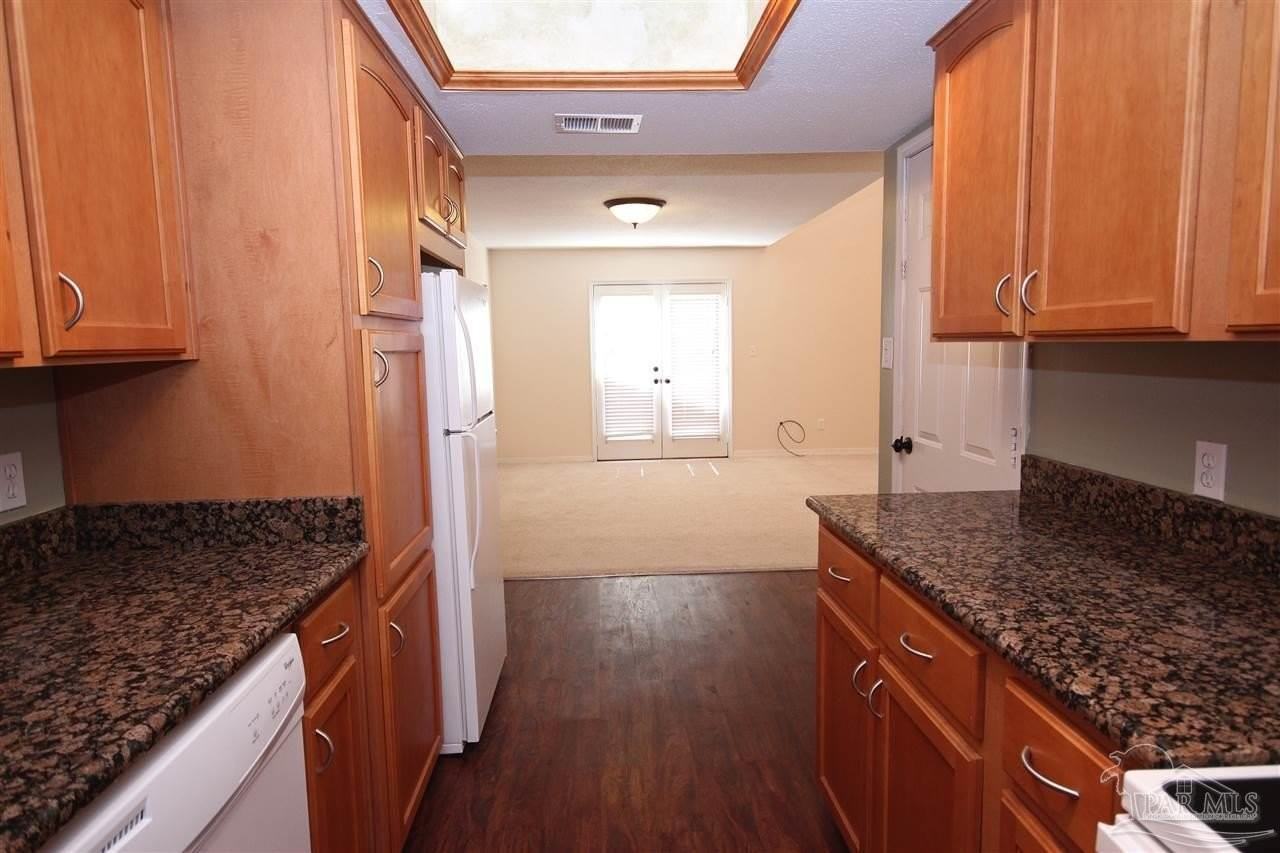 3528 Parkwood Ave - Photo 5 of 15