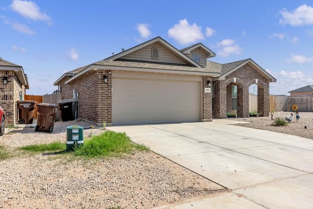 2512 Blazing Saddle Blvd - Photo 3 of 26