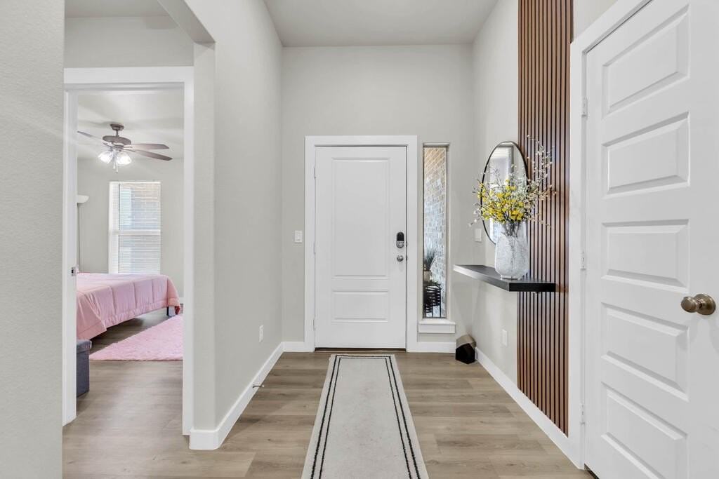 2512 Blazing Saddle Blvd - Photo 4 of 26
