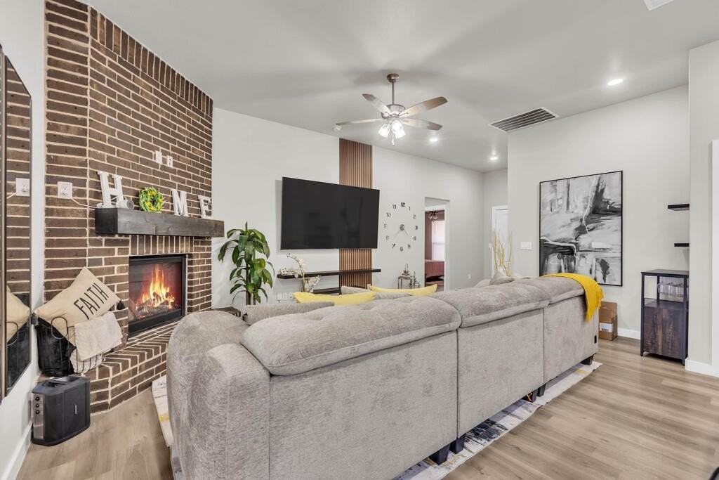 2512 Blazing Saddle Blvd - Photo 6 of 26
