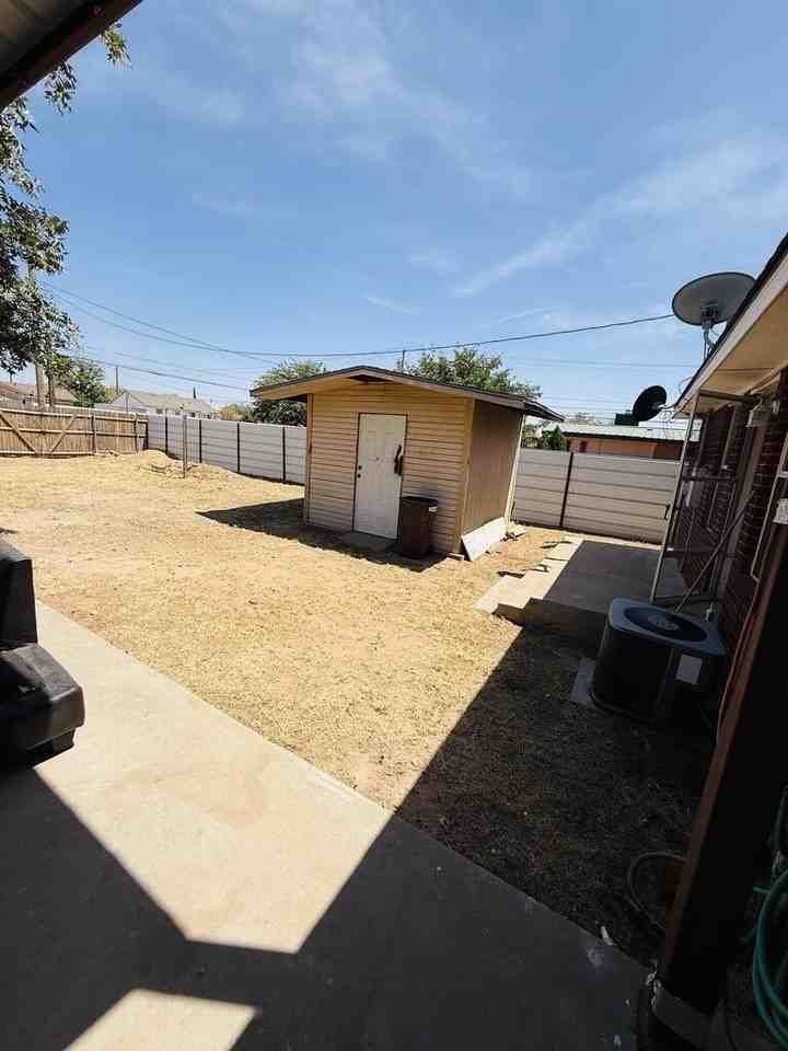507 S Lincoln St - Photo 3 of 16