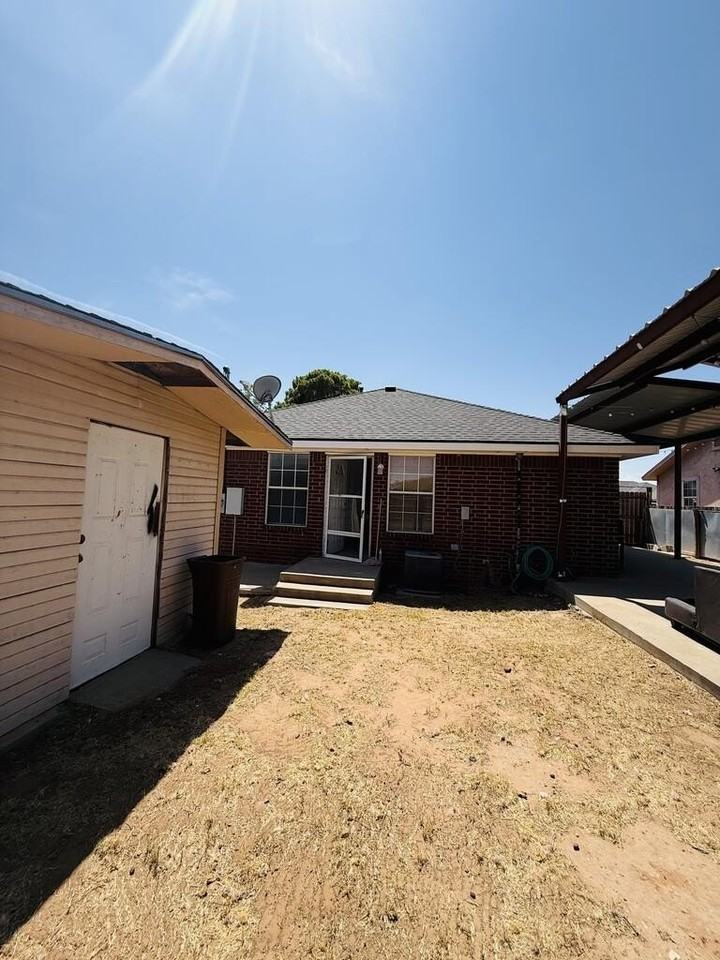 507 S Lincoln St - Photo 4 of 16