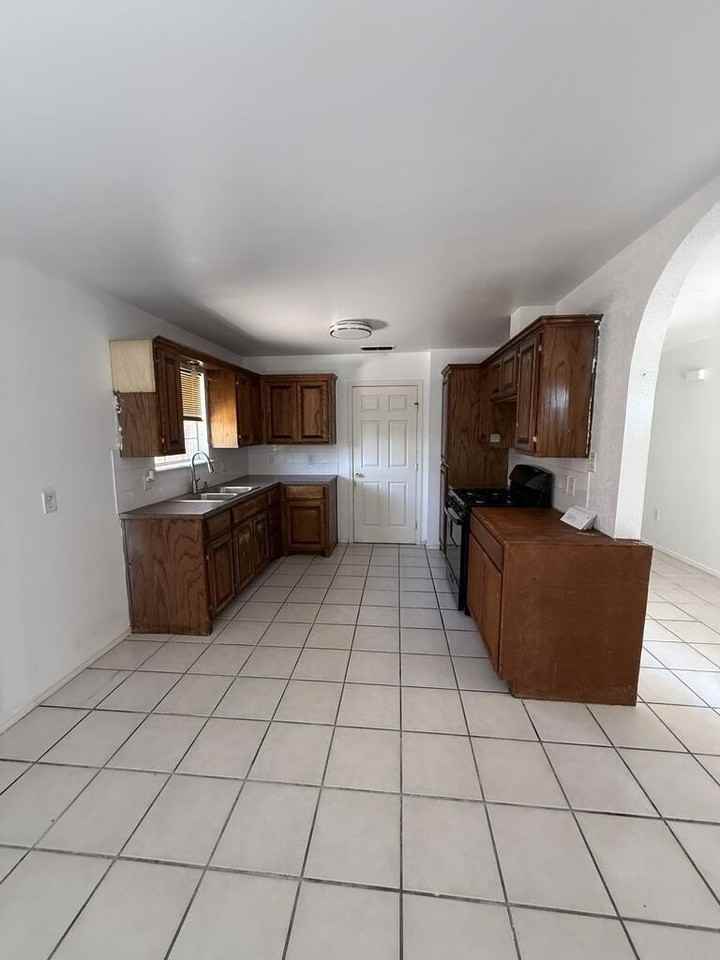 507 S Lincoln St - Photo 5 of 16