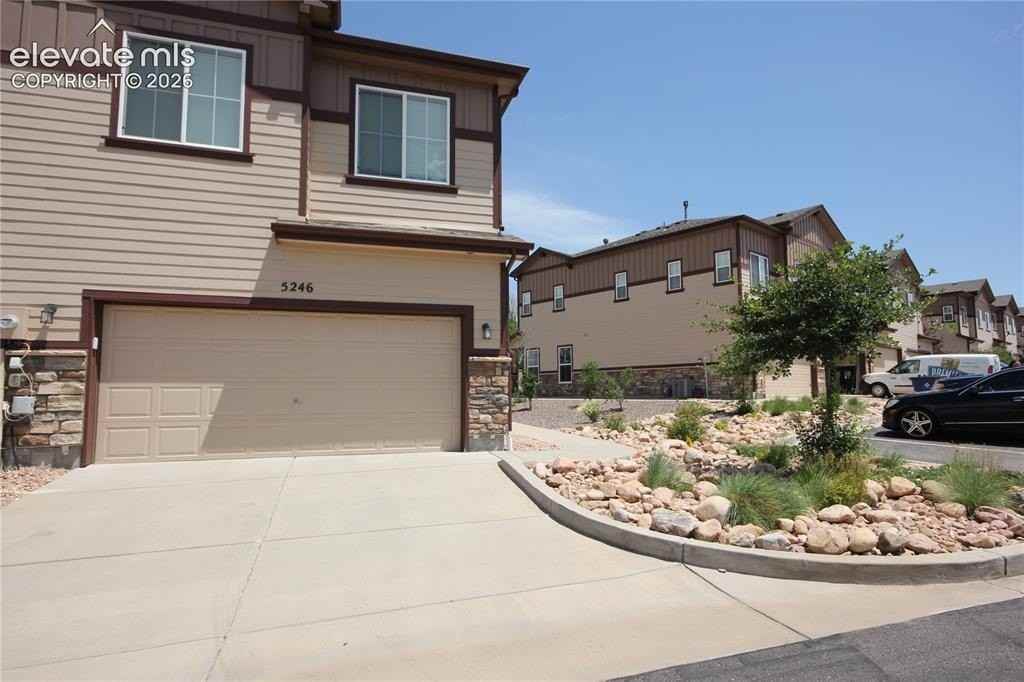 5246 Prominence Pt - Photo 2 of 38