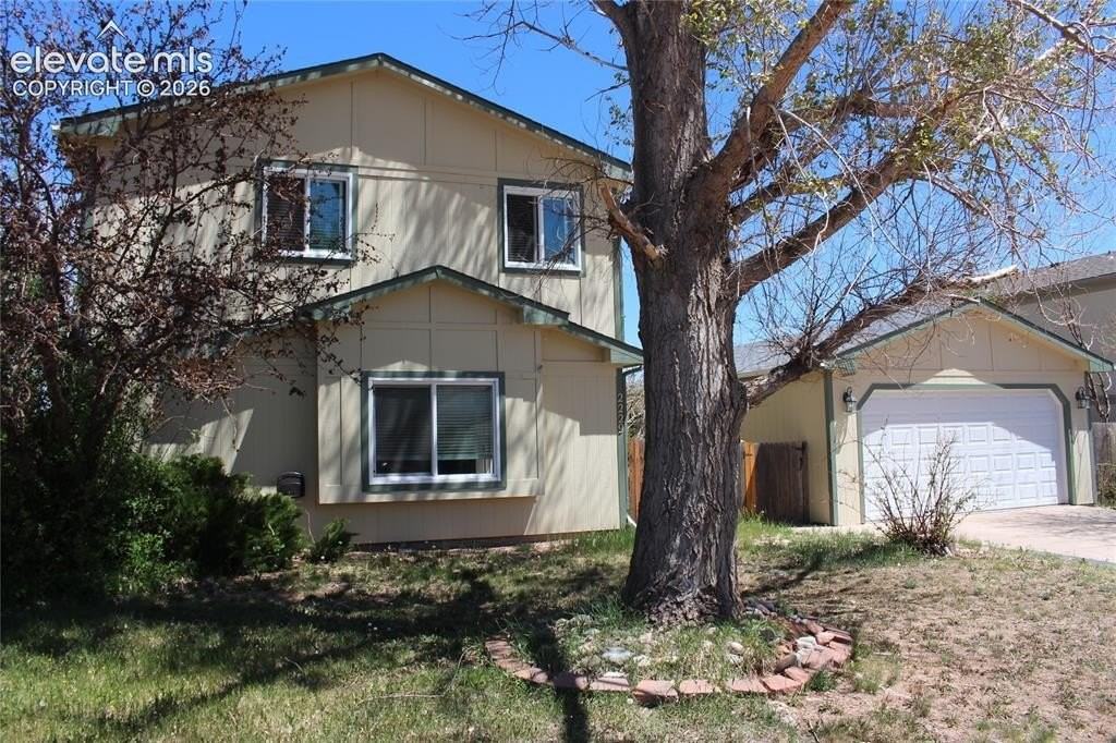 2229 Moccassin Dr - Photo 2 of 25