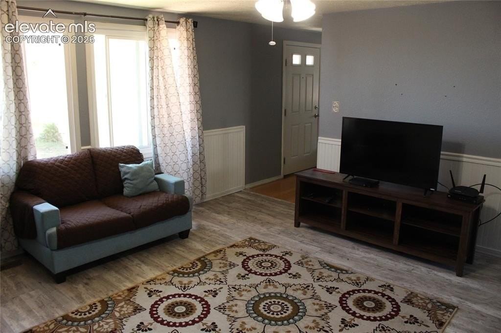 2229 Moccassin Dr - Photo 5 of 25