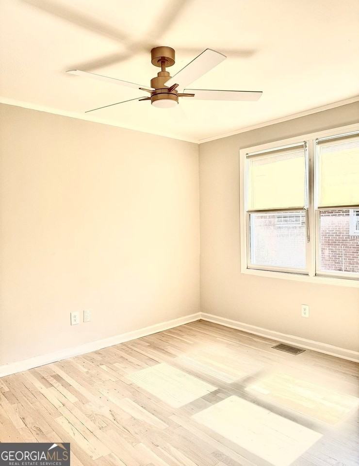 60 Delmont Dr Ne - Photo 5 of 15