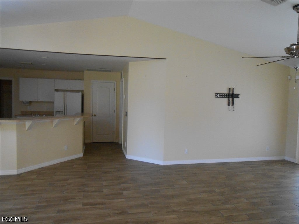 1221 Belair St E - Photo 5 of 20