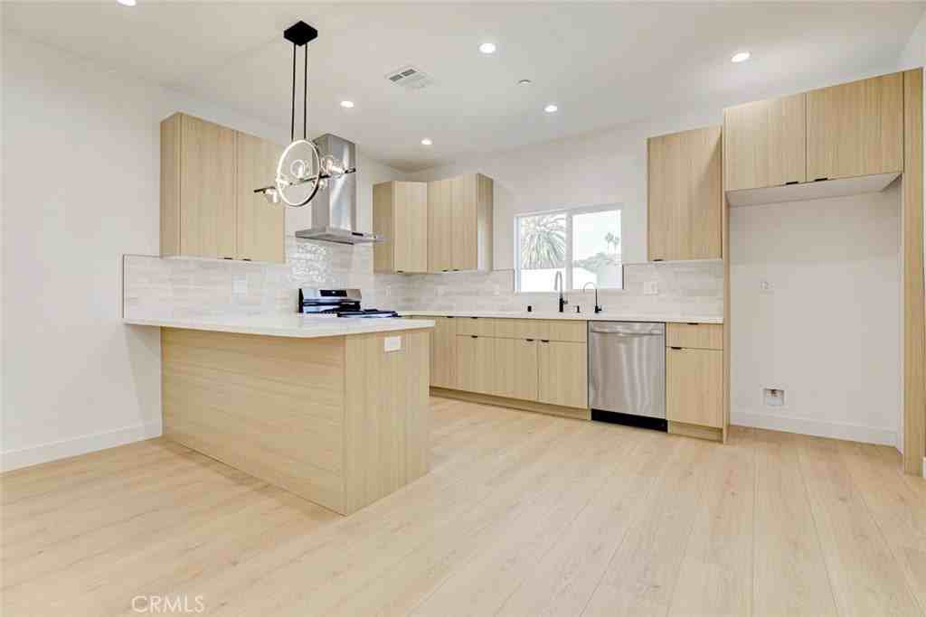 2242 N Keystone St - Photo 4 of 21