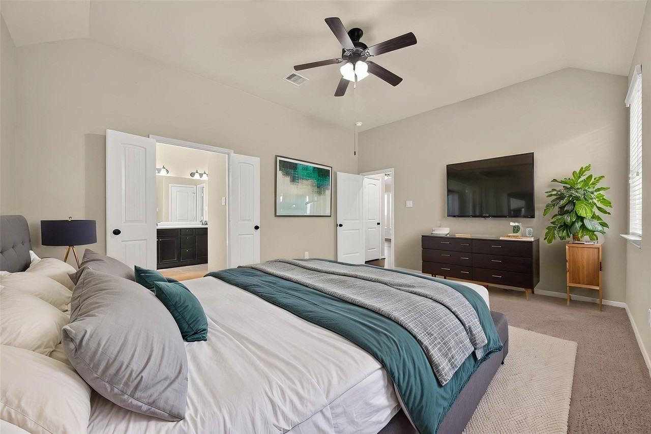 24311 Piazza Dr - Photo 7 of 29