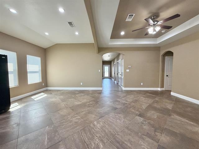 2850 Amber Ave - Photo 2 of 39