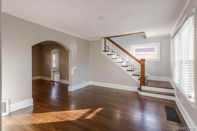 3126 Shenandoah Dr - Photo 3 of 19