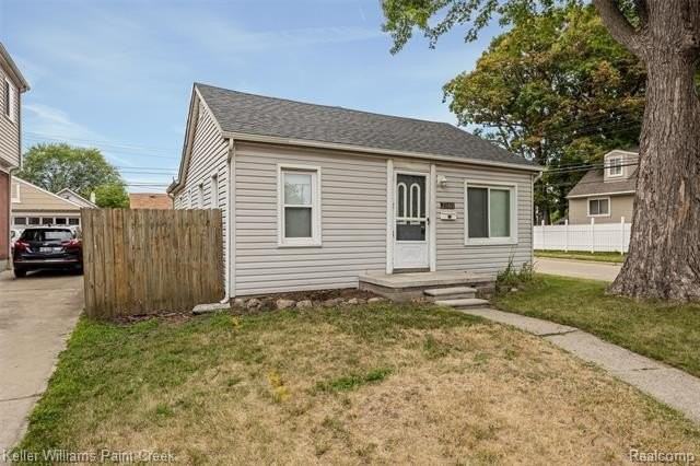 23465 Easterling Ave - Photo 2 of 21