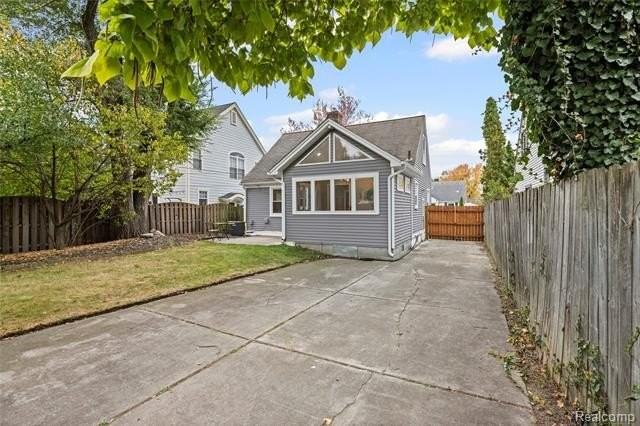 1901 Haynes St - Photo 6 of 50