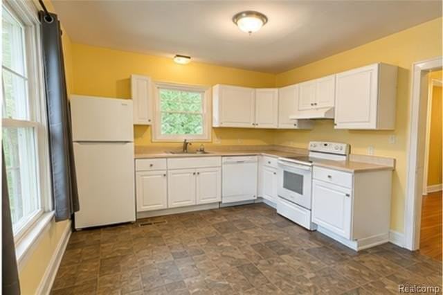 218 Union St - Photo 4 of 17