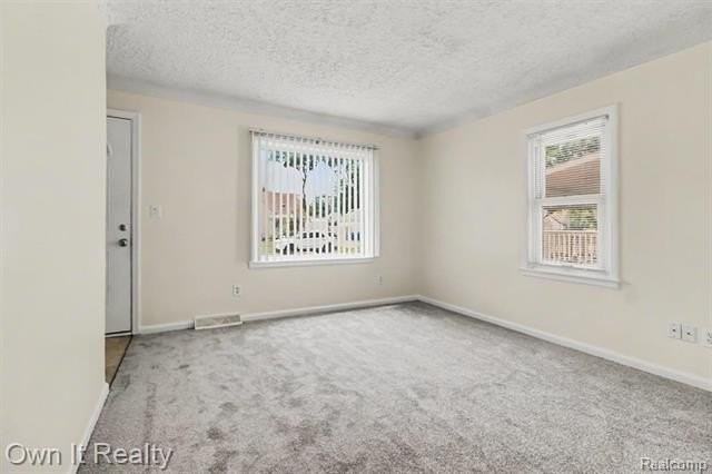 4959 Weddell St - Photo 2 of 12