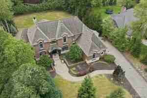 featured image of 2707 Turtle Lake Dr