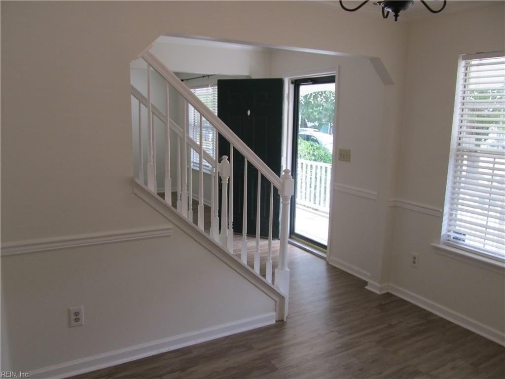 317 Tarneywood Dr - Photo 2 of 23